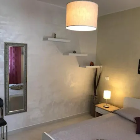 Club, 11 G Apartment *